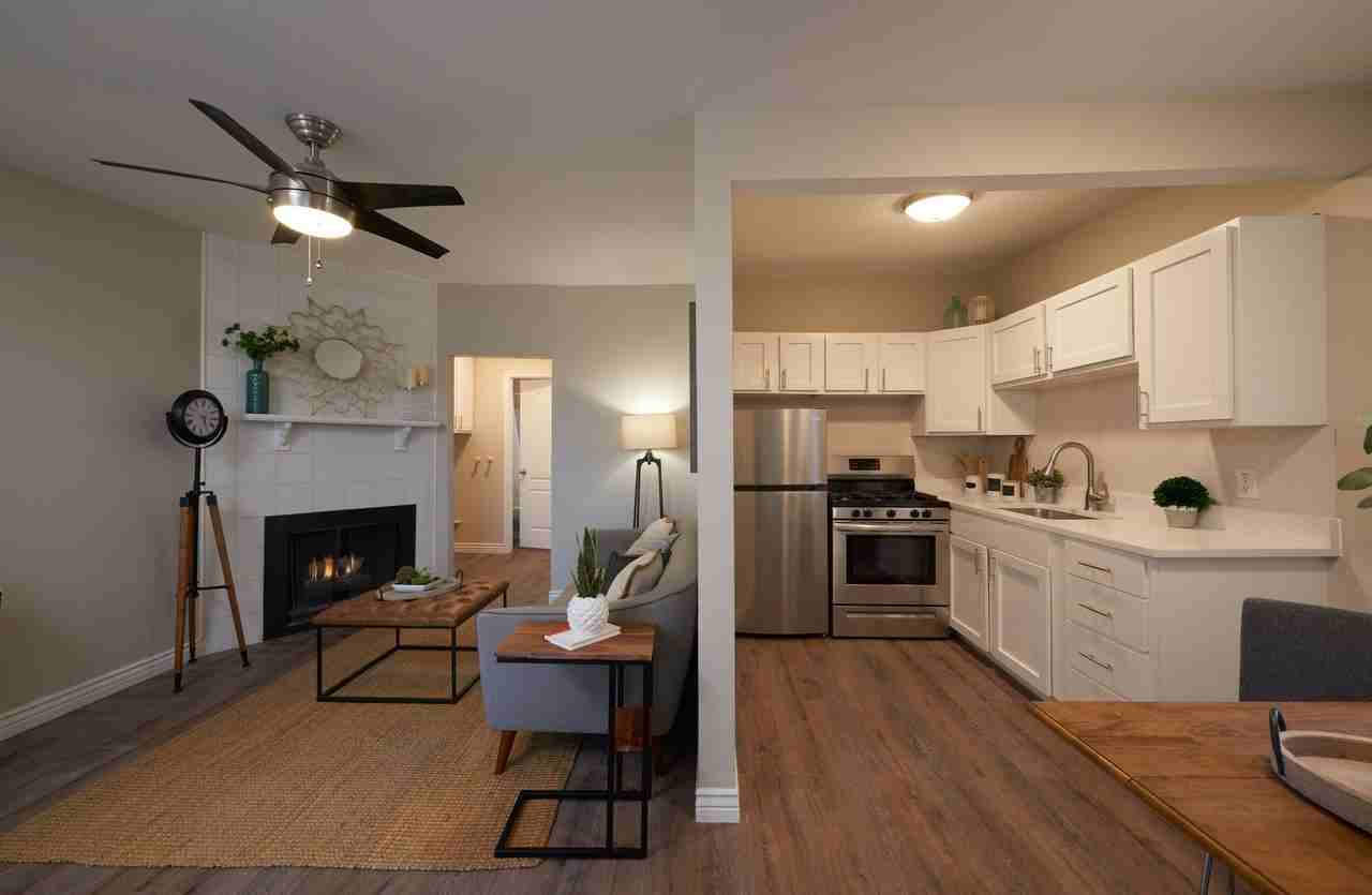 Lakewood Manor - Photo 7 of 9