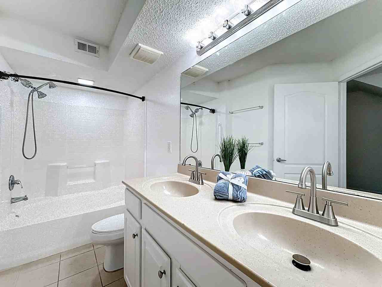 12107 Poppy Field Ln - Photo 7 of 40