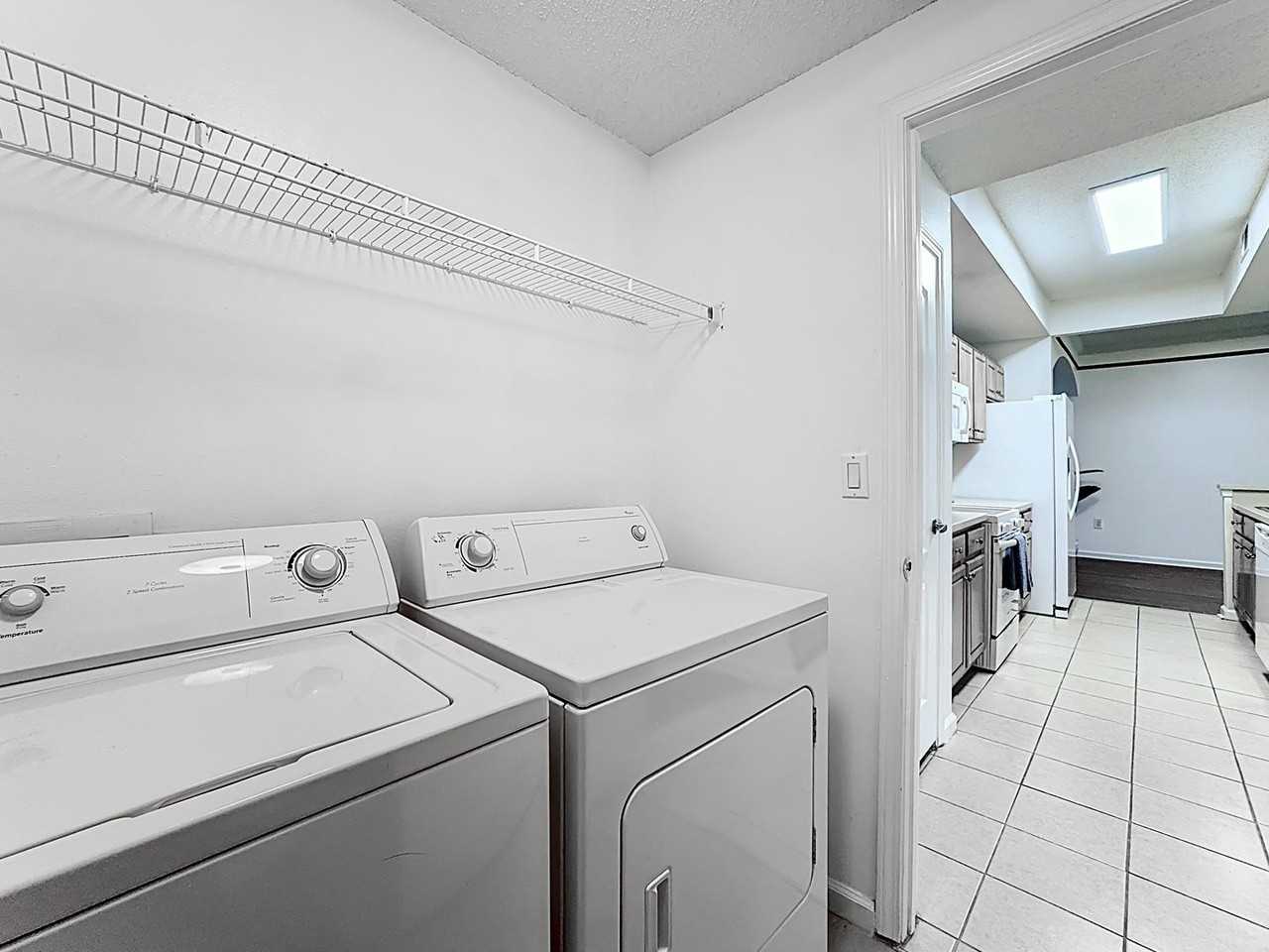 12107 Poppy Field Ln - Photo 7 of 40