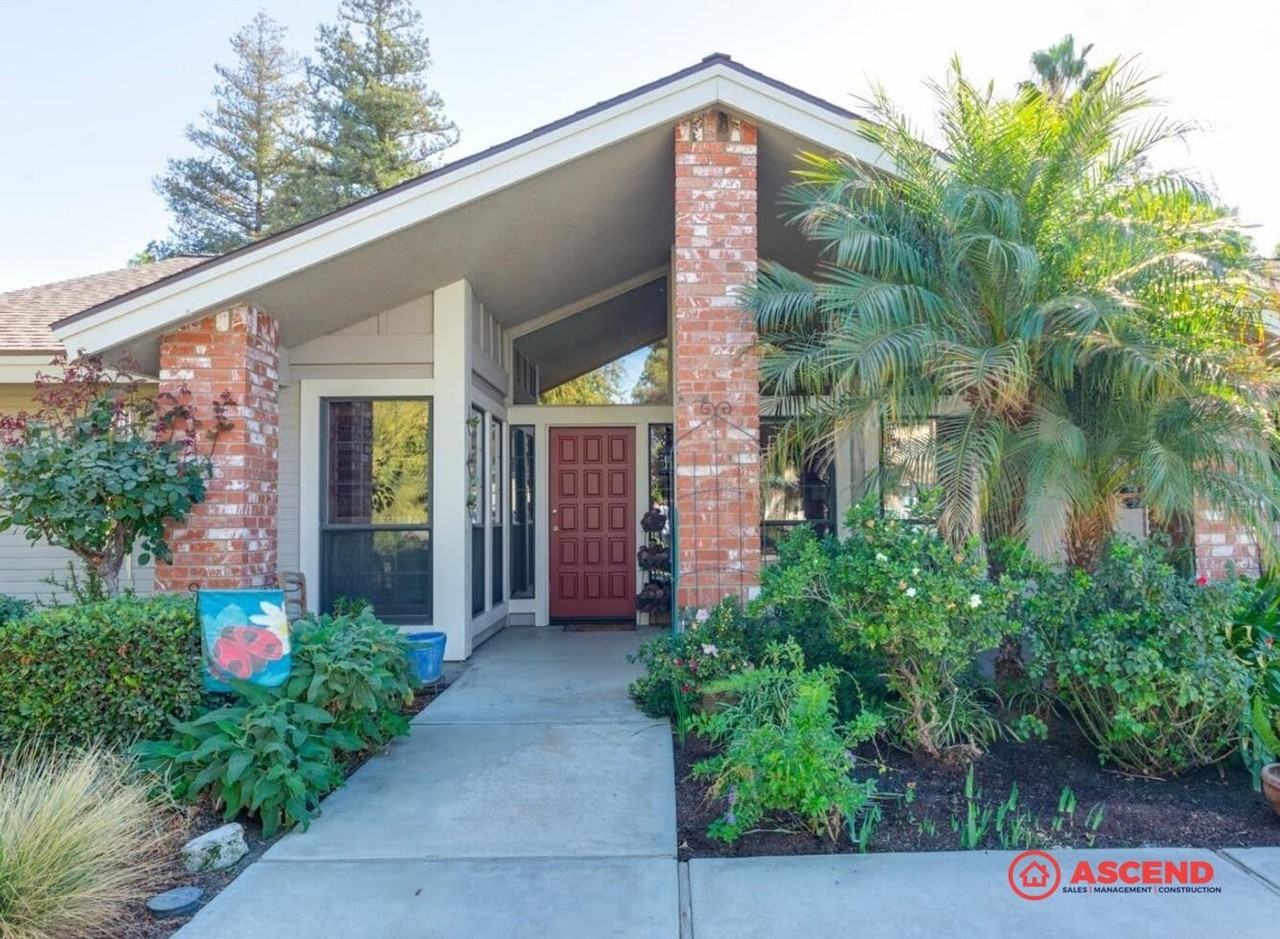 9809 Mesa Oak Dr - Photo 2 of 28