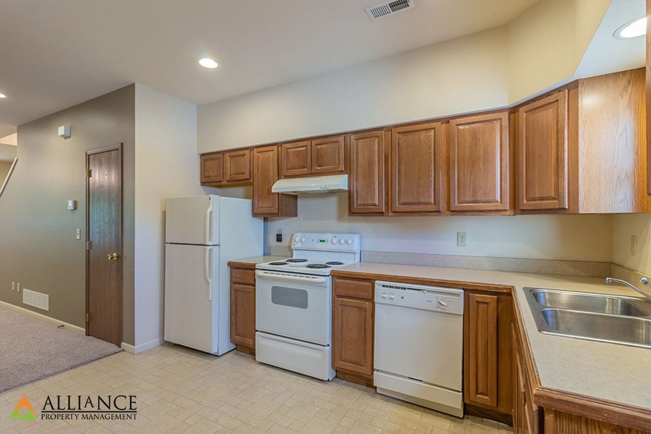 Moro St. 800 - Photo 7 of 44