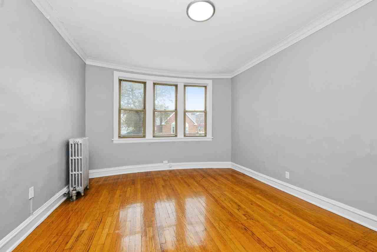 535 E 102nd St - Photo 6 of 19