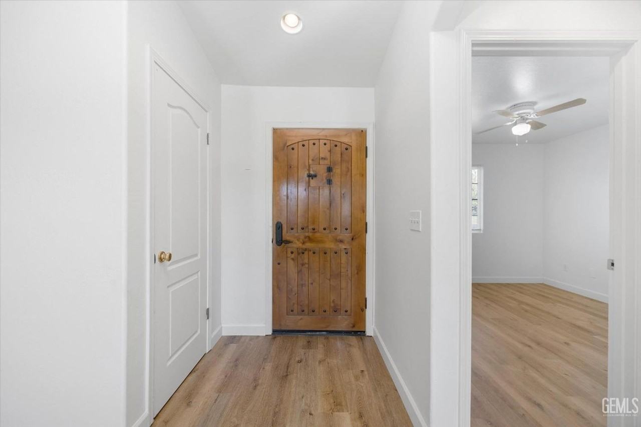 11601 Hyperion Avenue - Photo 2 of 15