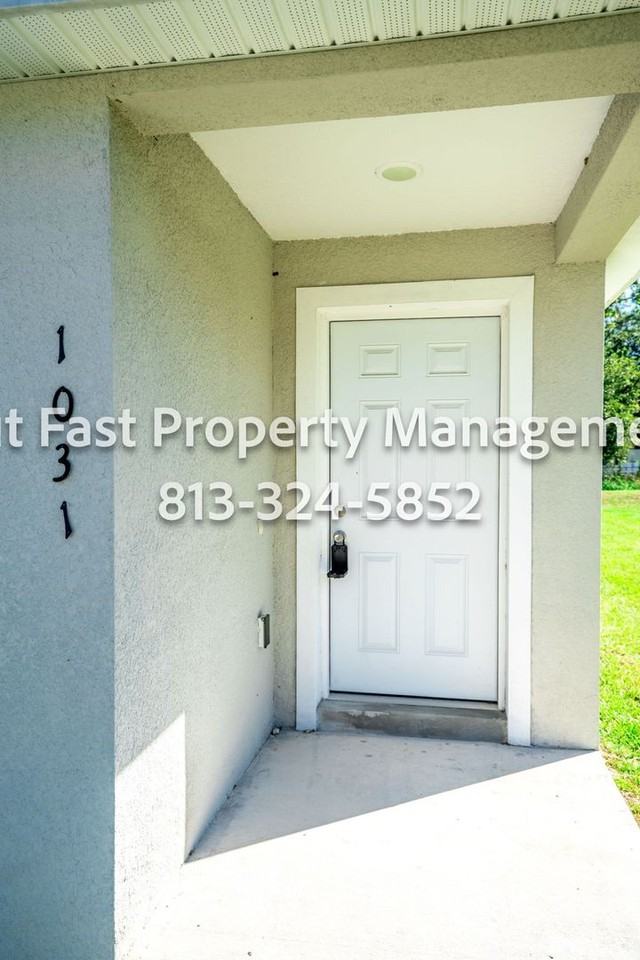 1031 Lakewood Court - Photo 3 of 50