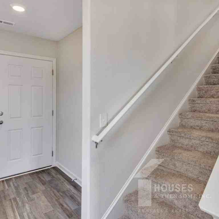 3006 Wingadee Dr - Photo 2 of 22