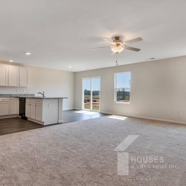 3006 Wingadee Dr - Photo 4 of 22