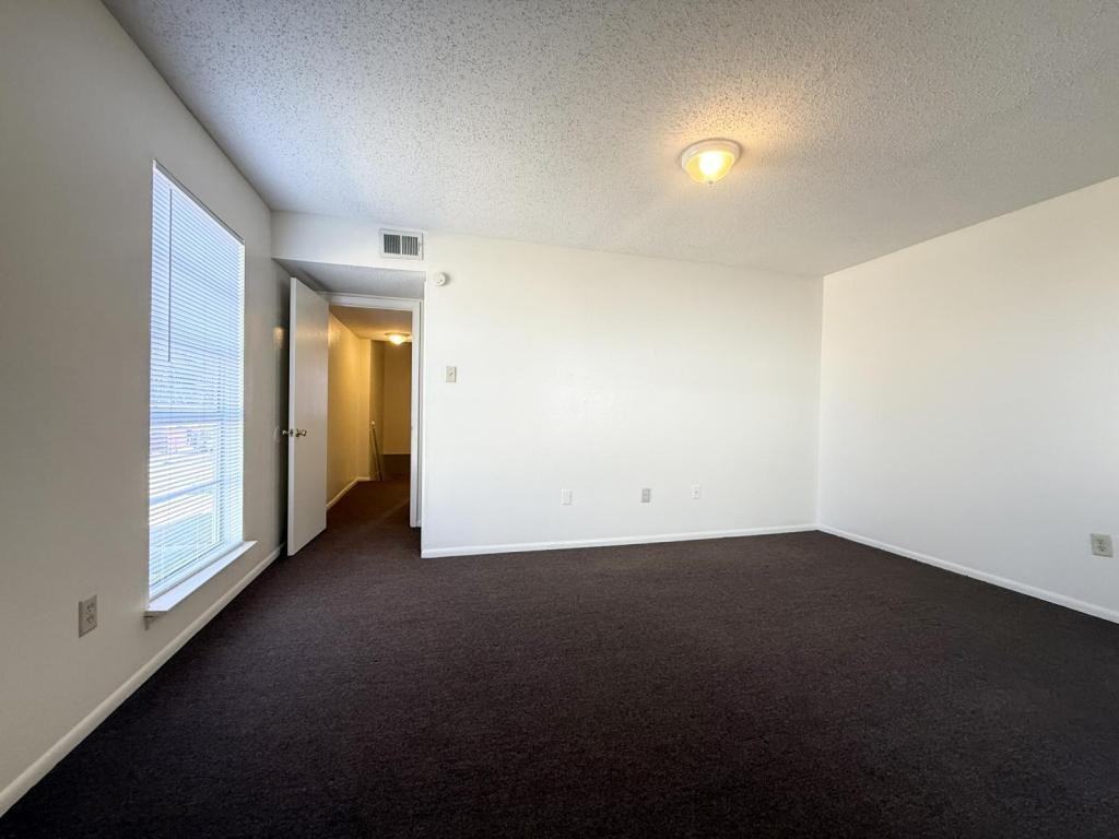 1625 42nd St Apt A - Photo 4 of 18