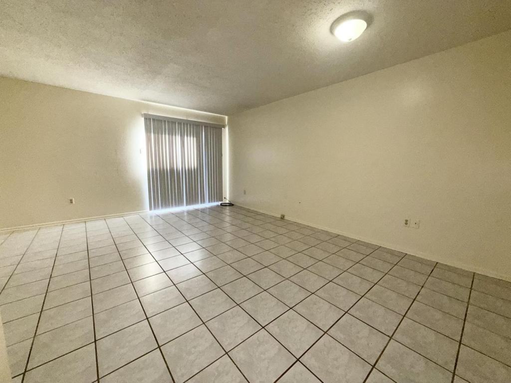 1625 42nd St Apt A - Photo 7 of 18