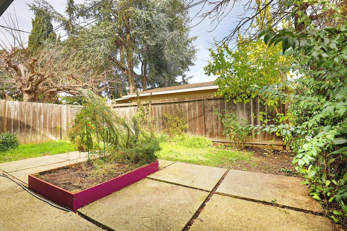 1521 Mendocino Dr - Photo 3 of 23