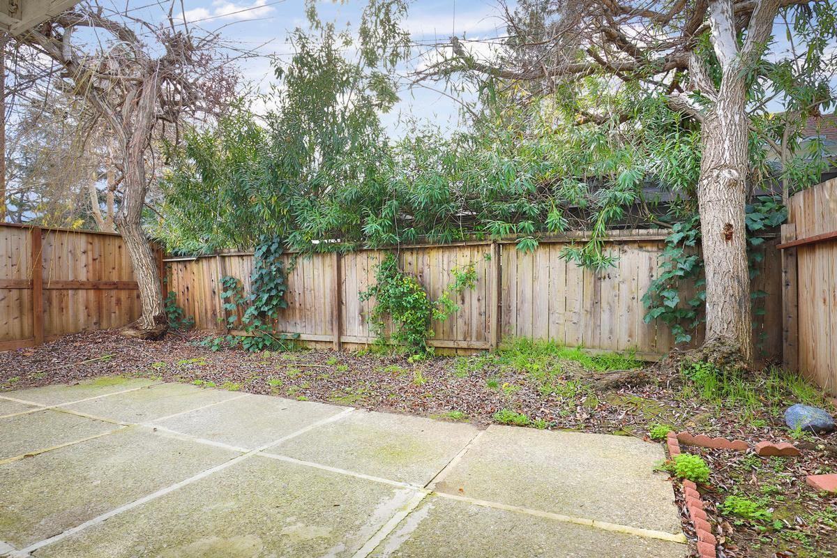 1521 Mendocino Dr - Photo 5 of 23