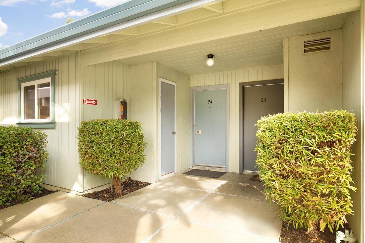 1521 Mendocino Dr - Photo 6 of 23