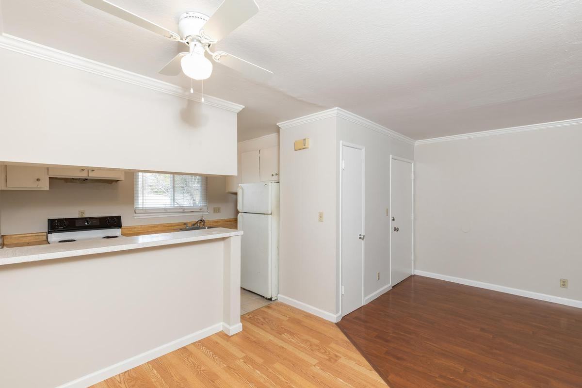 1521 Mendocino Dr - Photo 5 of 23