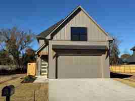 featured image of 1022 East Delmar Street