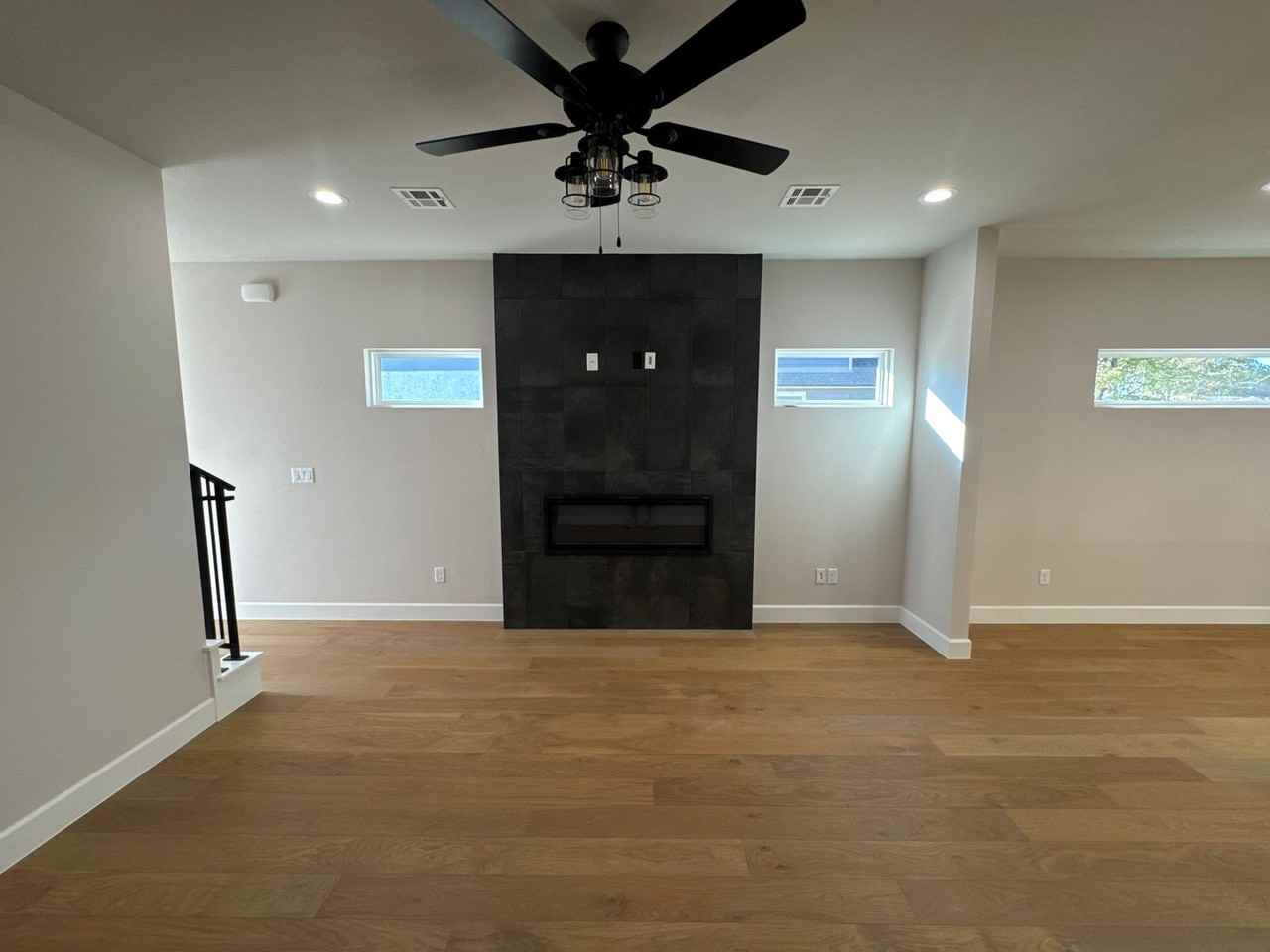 1022 1022 E. Delmar Pl. S. - Photo 4 of 35