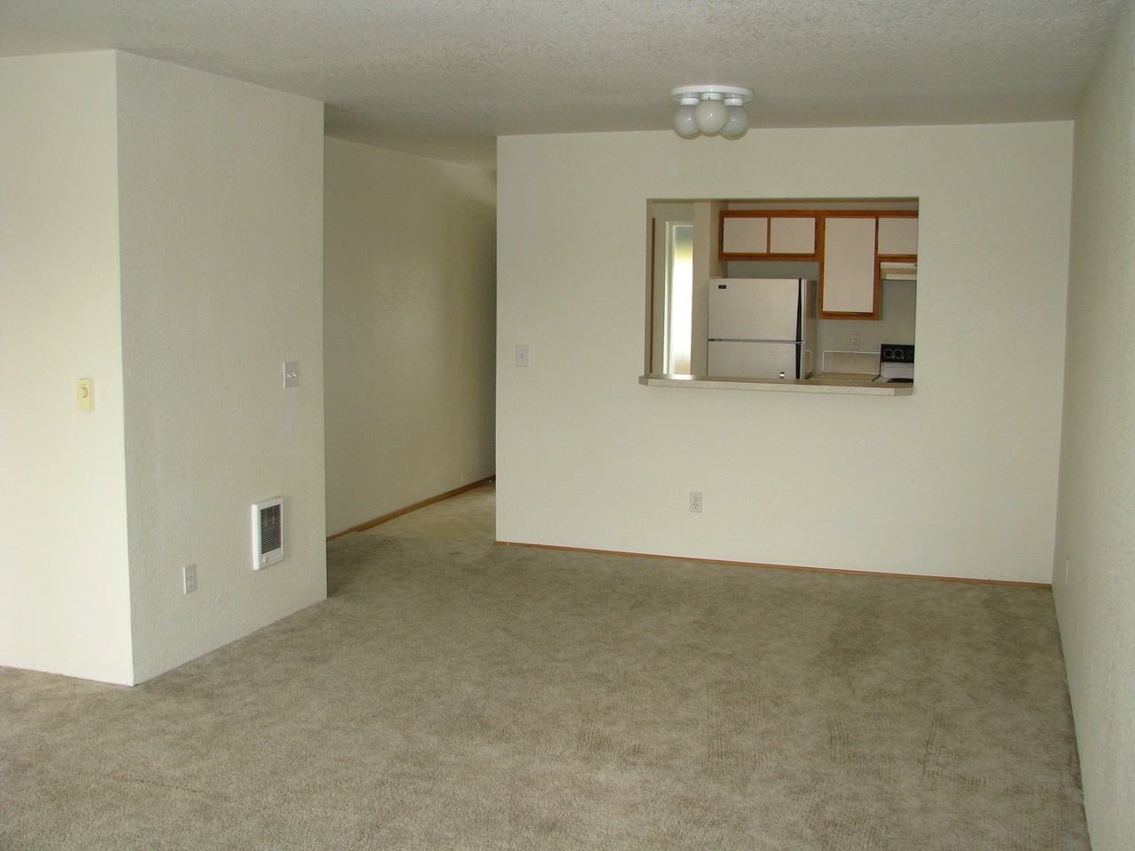 1148 37th Place Northeast #204 - Photo 3 of 12