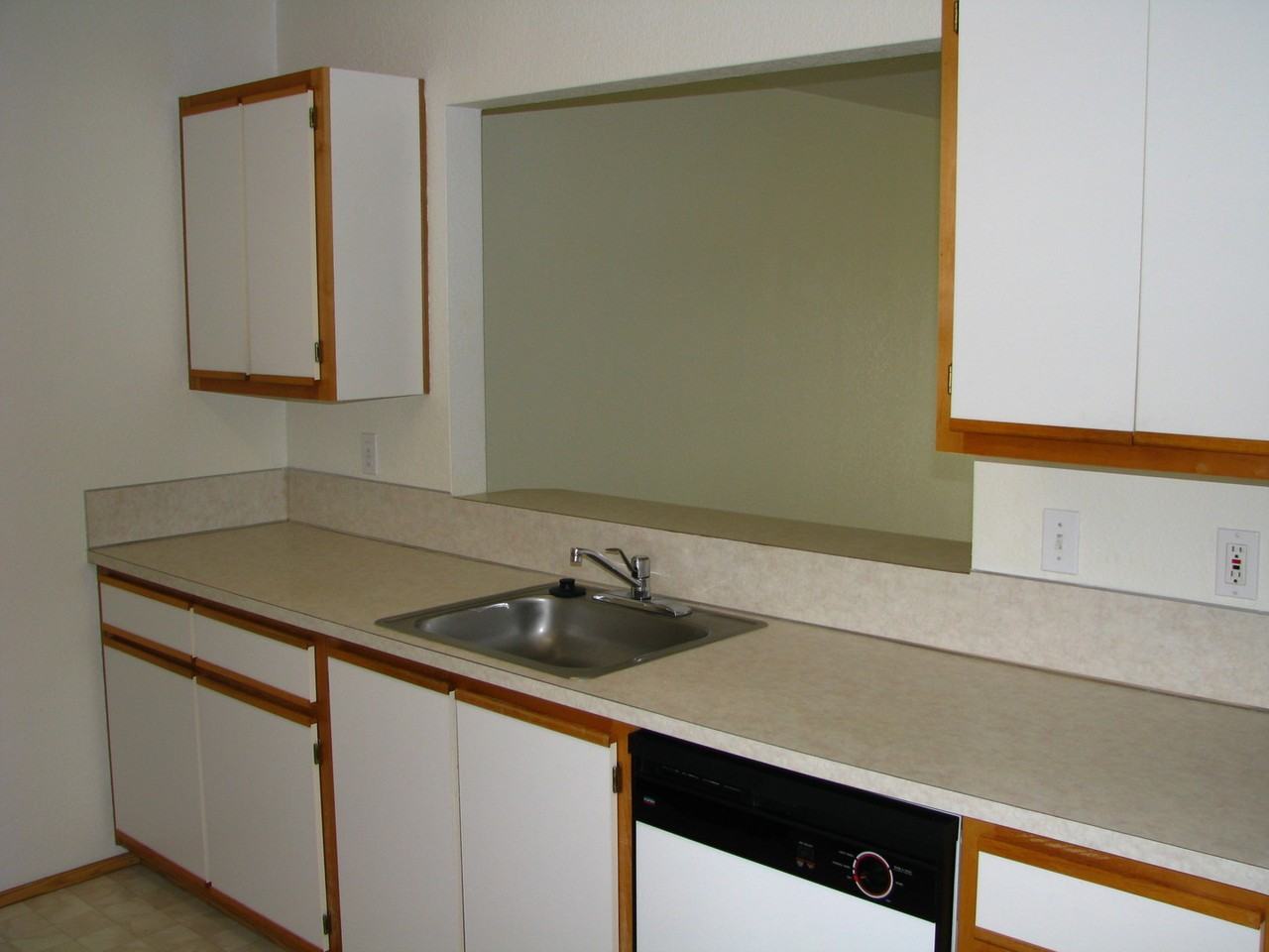 1148 37th Place Northeast #204 - Photo 6 of 12