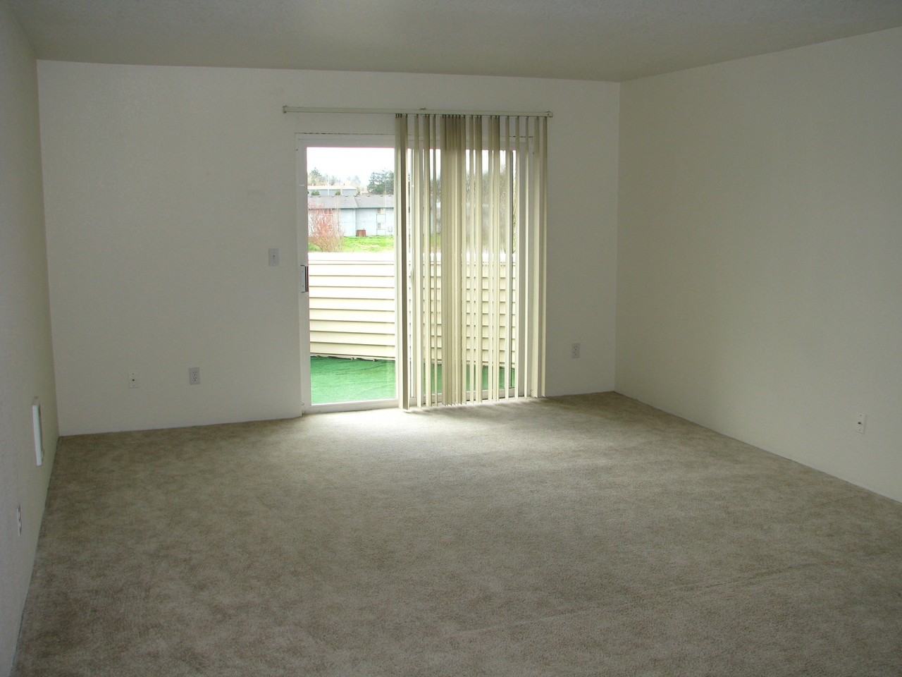 1148 37th Place Northeast #204 - Photo 7 of 12