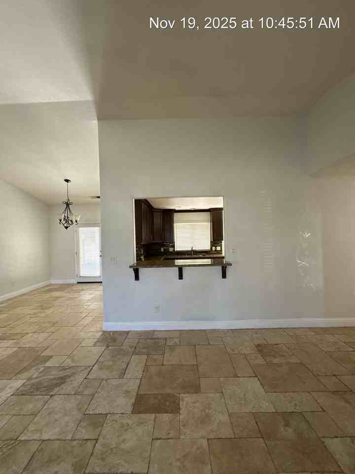 4909 W Leighson Ave - Photo 5 of 26