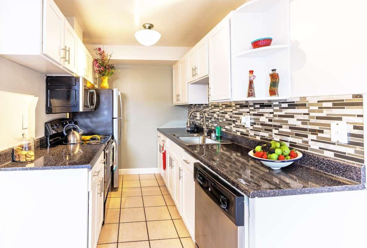 25455 Whitman St - Photo 6 of 11