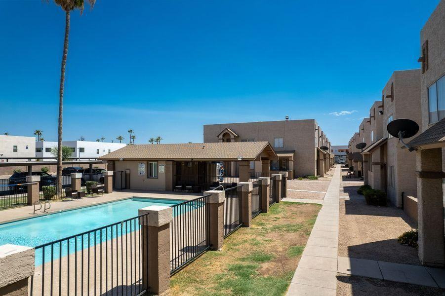 6575 West Ocotillo Road - Photo 5 of 25