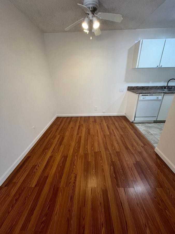 217 Richmond Drive - Photo 4 of 13