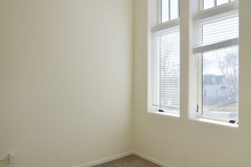 814 Main St - Photo 7 of 50