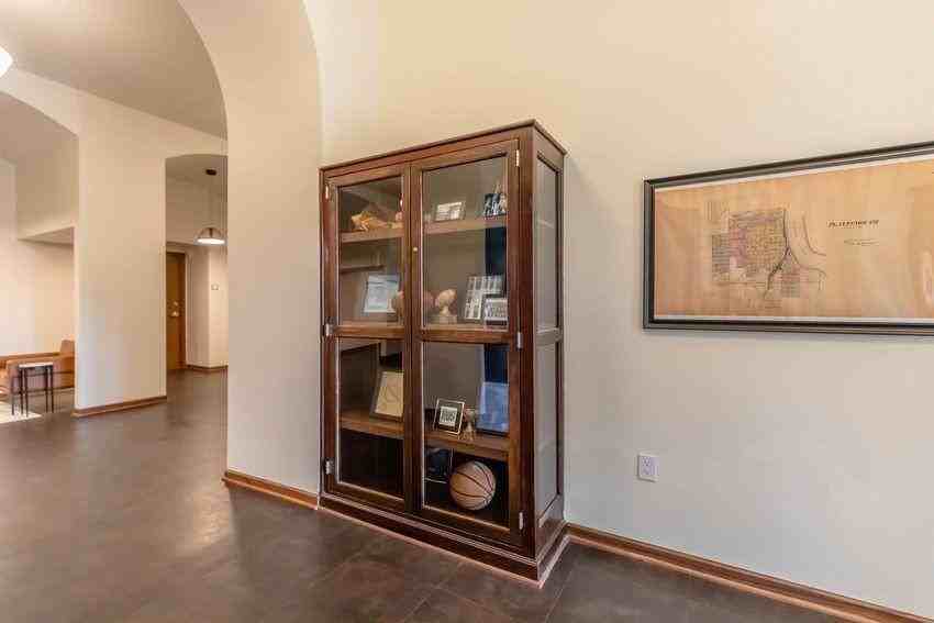 814 Main St - Photo 2 of 50