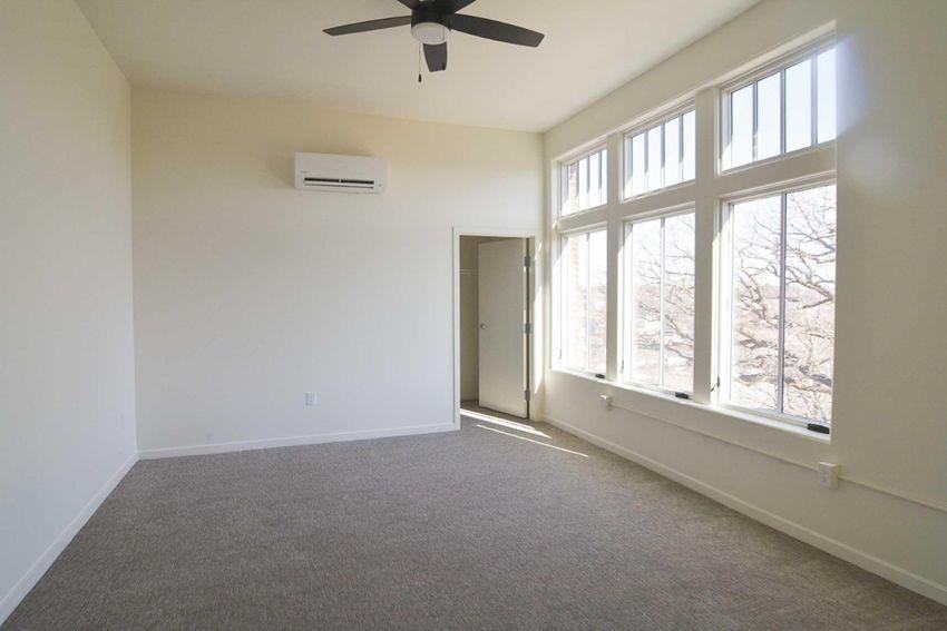 814 Main St - Photo 5 of 50