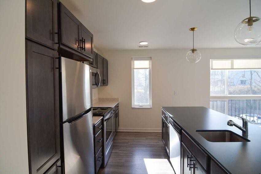 814 Main St - Photo 5 of 50