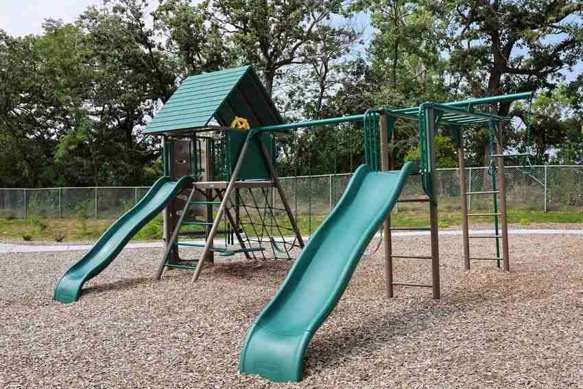 814 Main St - Photo 5 of 50