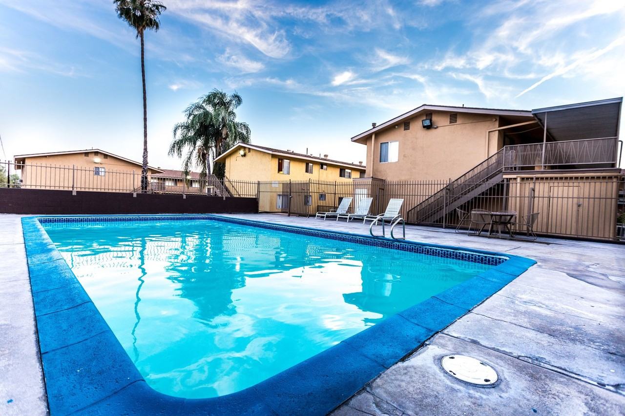 Pueblo Bonito Apartments - Photo 2 of 17