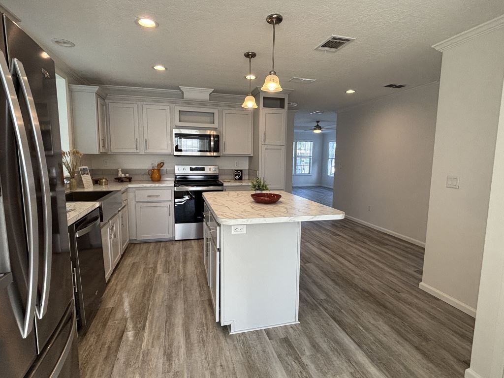 246 Bimini Cay Cir - Photo 3 of 33