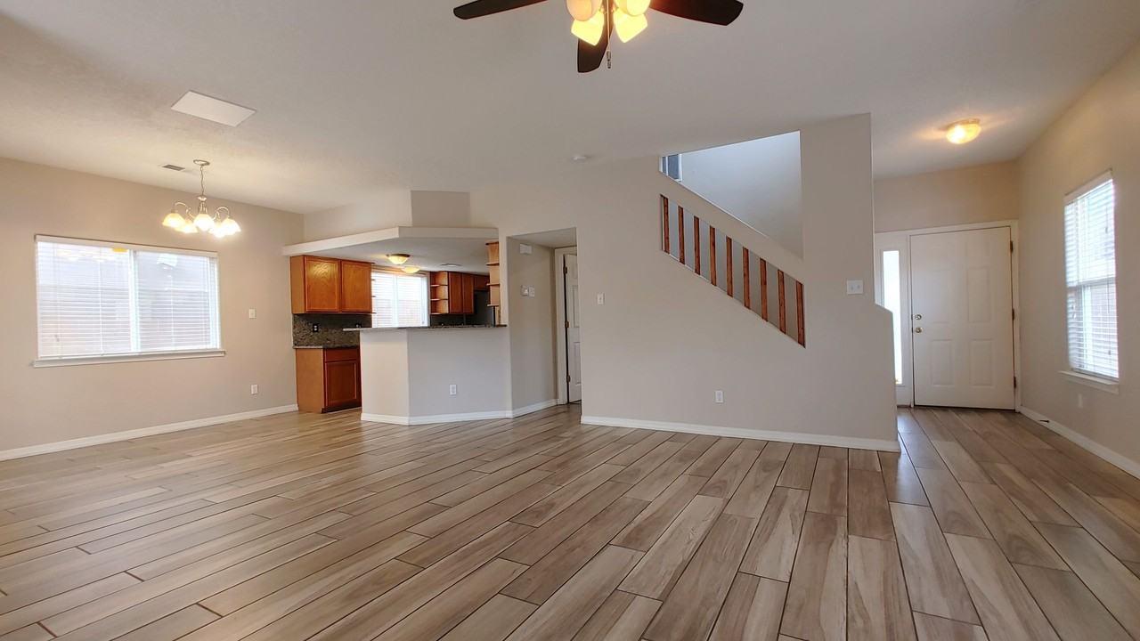 7420 Eagle Crest Ave Ne - Photo 3 of 23