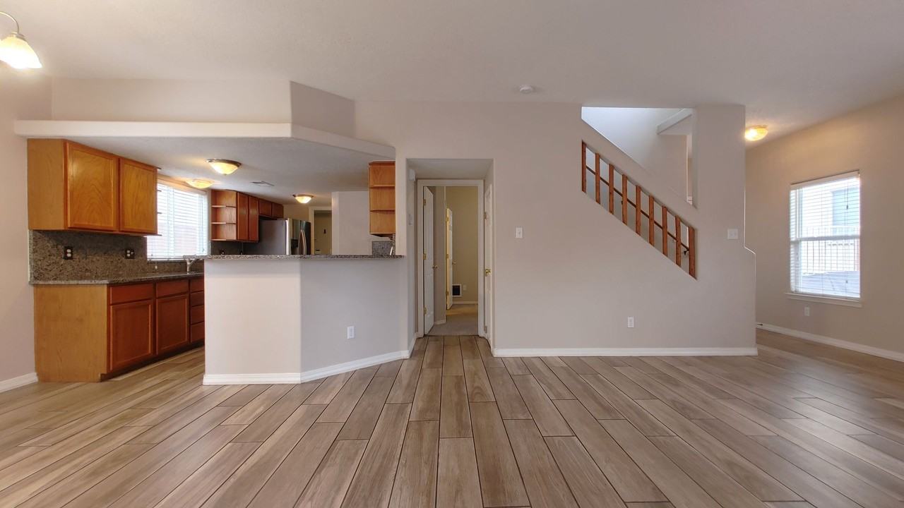 7420 Eagle Crest Ave Ne - Photo 4 of 23