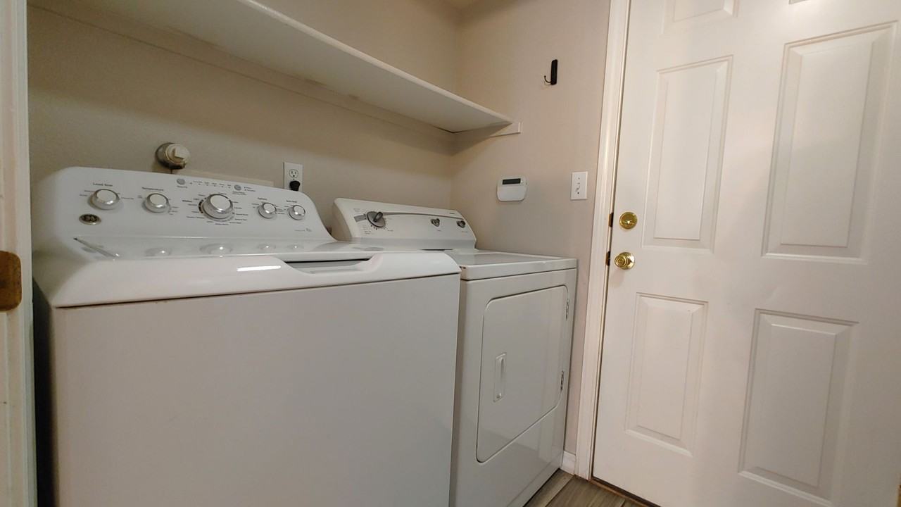 7420 Eagle Crest Ave Ne - Photo 6 of 23