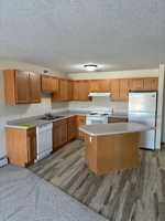 featured image of 910 Oak Street