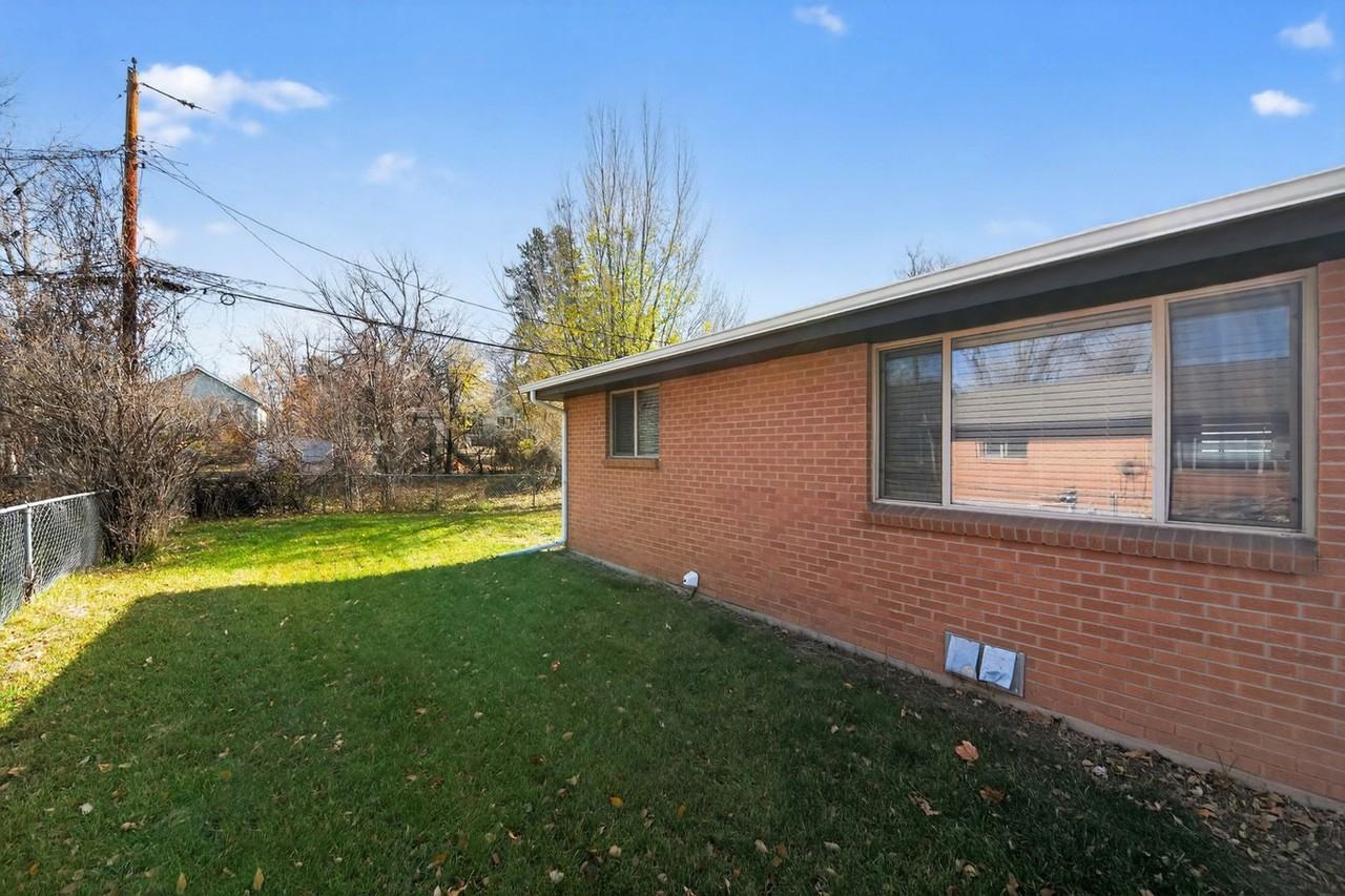 6014 S Prince St - Photo 2 of 25