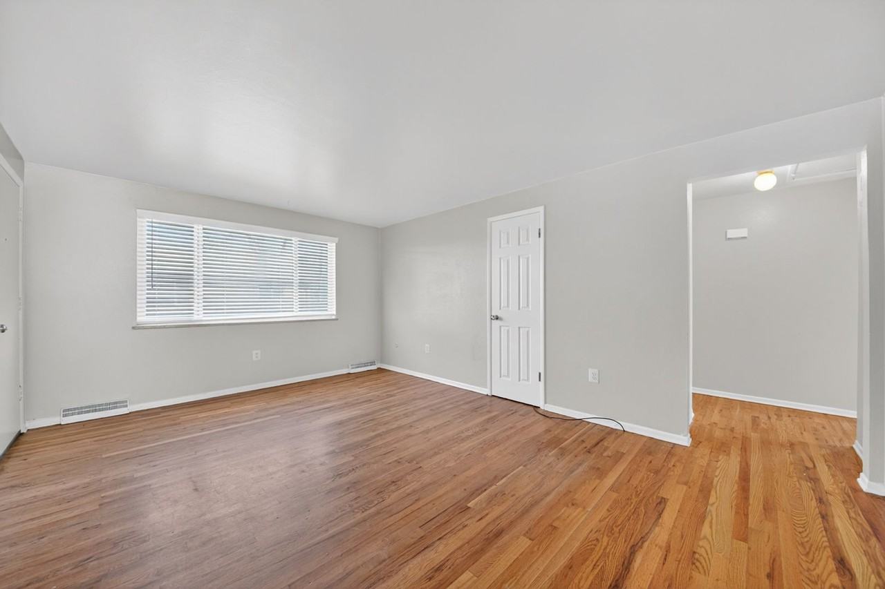 6014 S Prince St - Photo 6 of 19