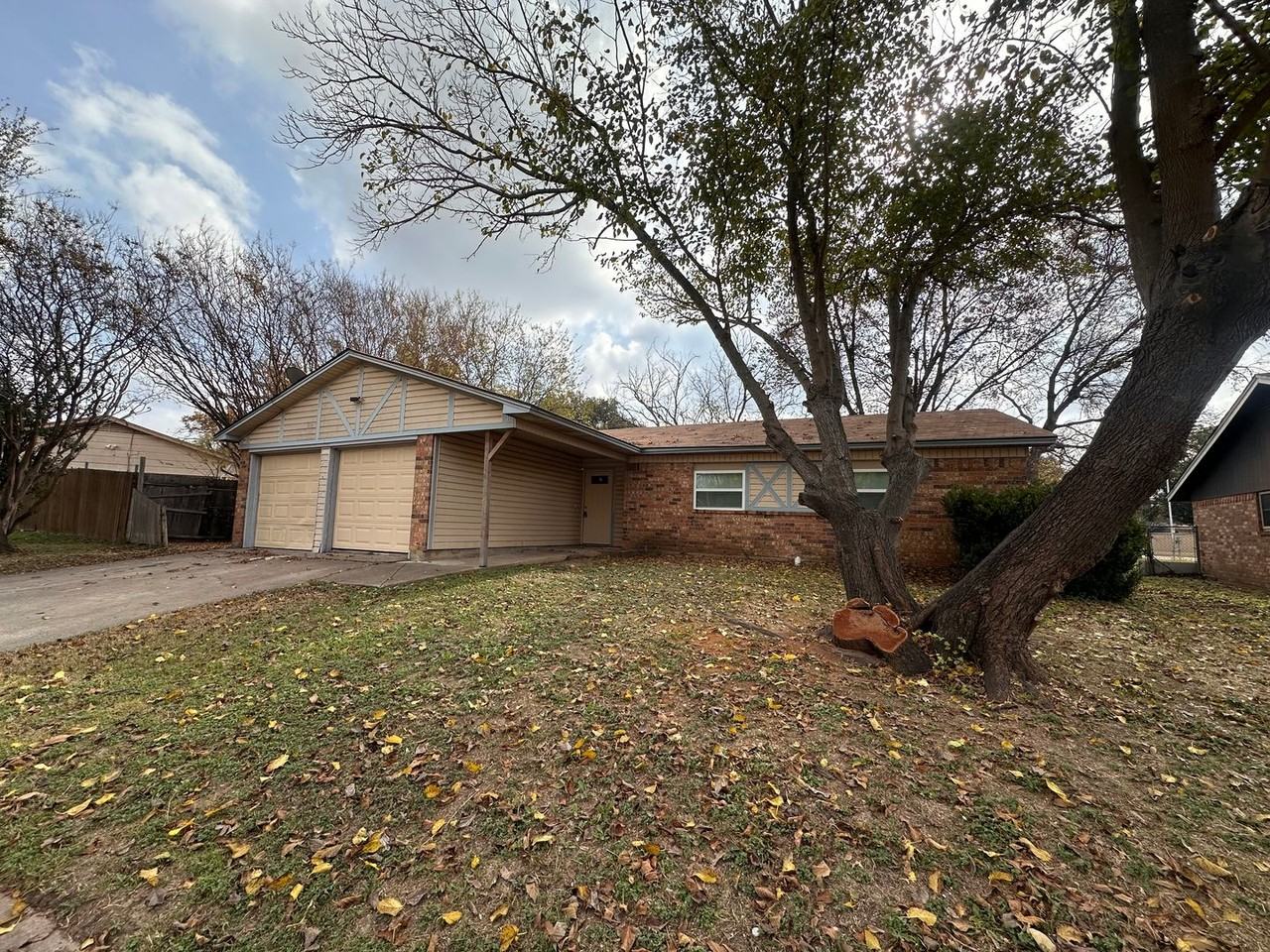 2812 Eddie Pl - Photo 2 of 21