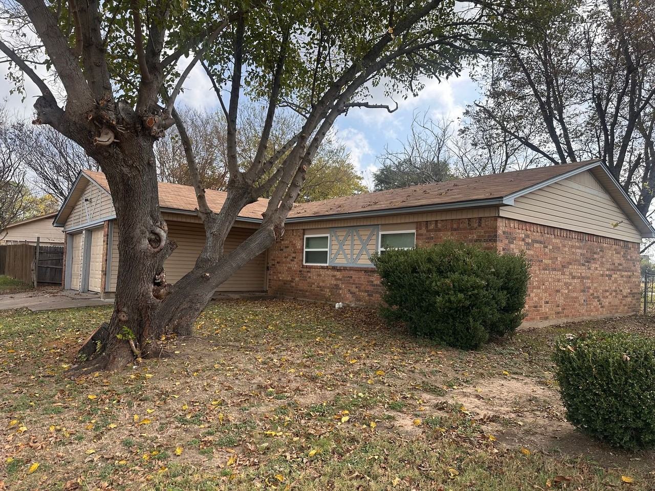2812 Eddie Pl - Photo 3 of 21