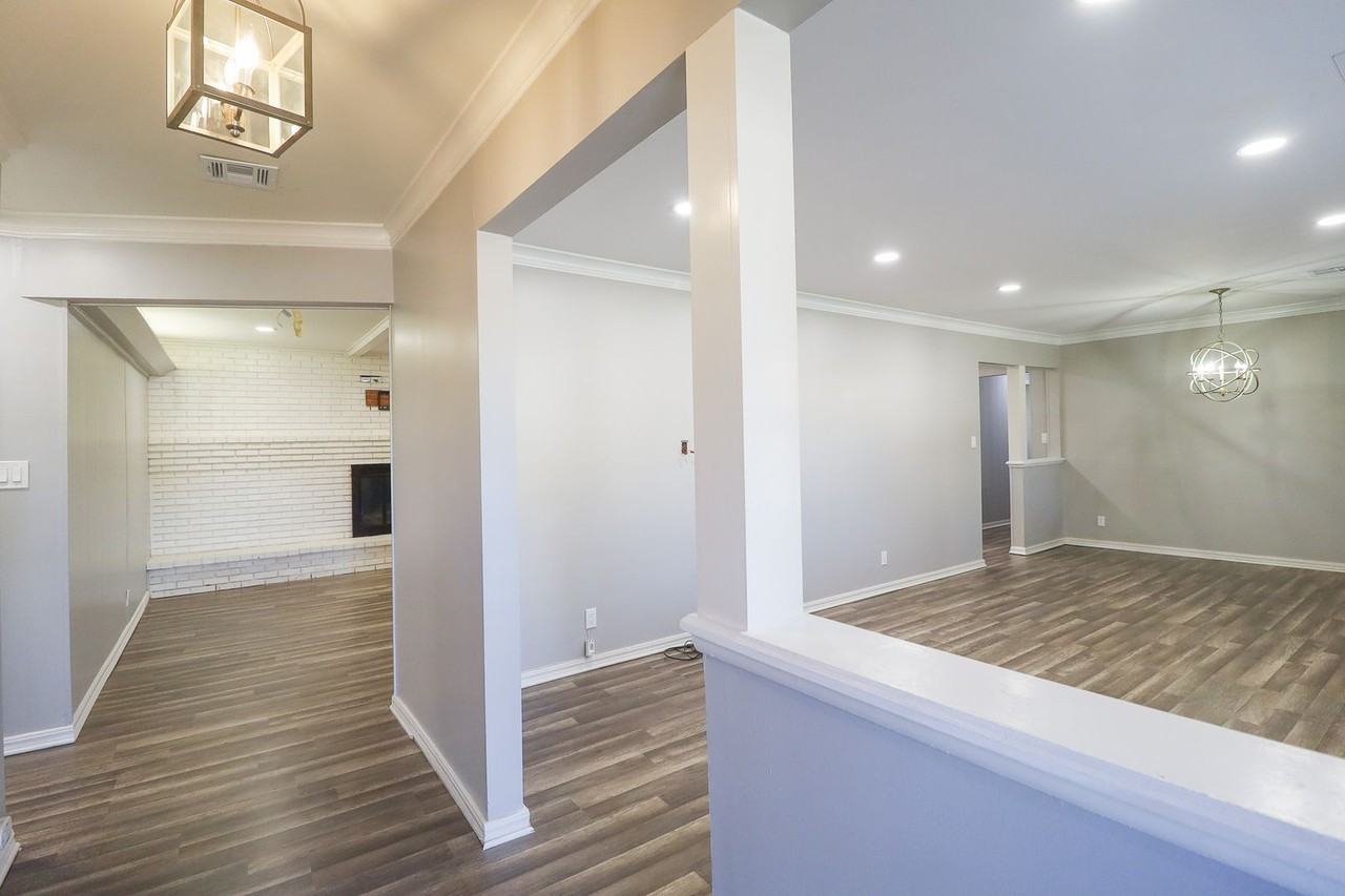 5832 S Hudson Pl - Photo 6 of 39