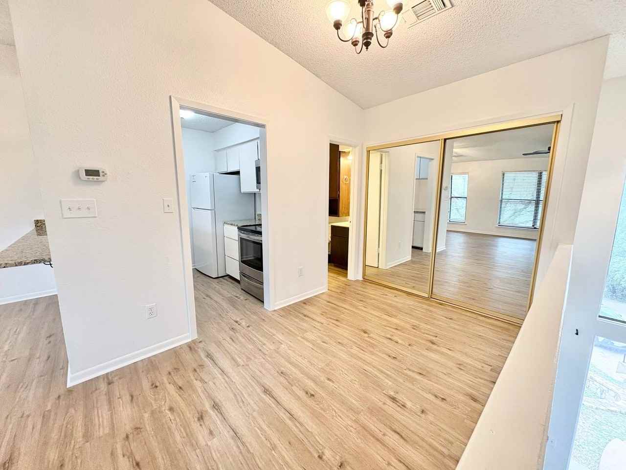 800 Grassy Knoll - Photo 4 of 26