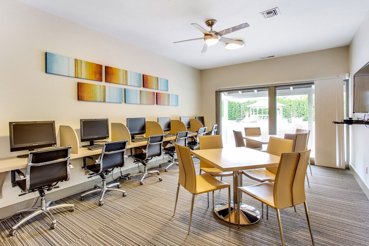 Parklane Apartments - Photo 5 of 38