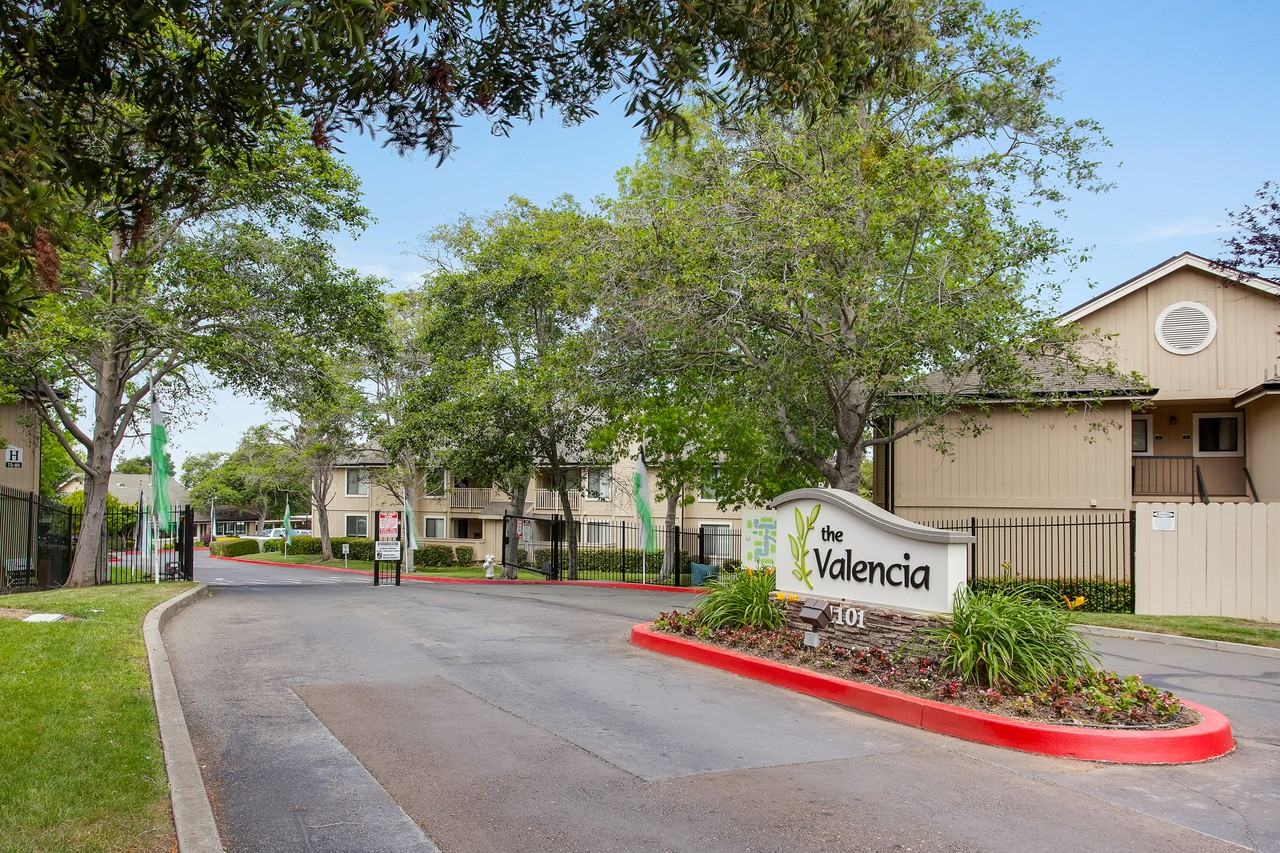 The Valencia - Photo 2 of 49