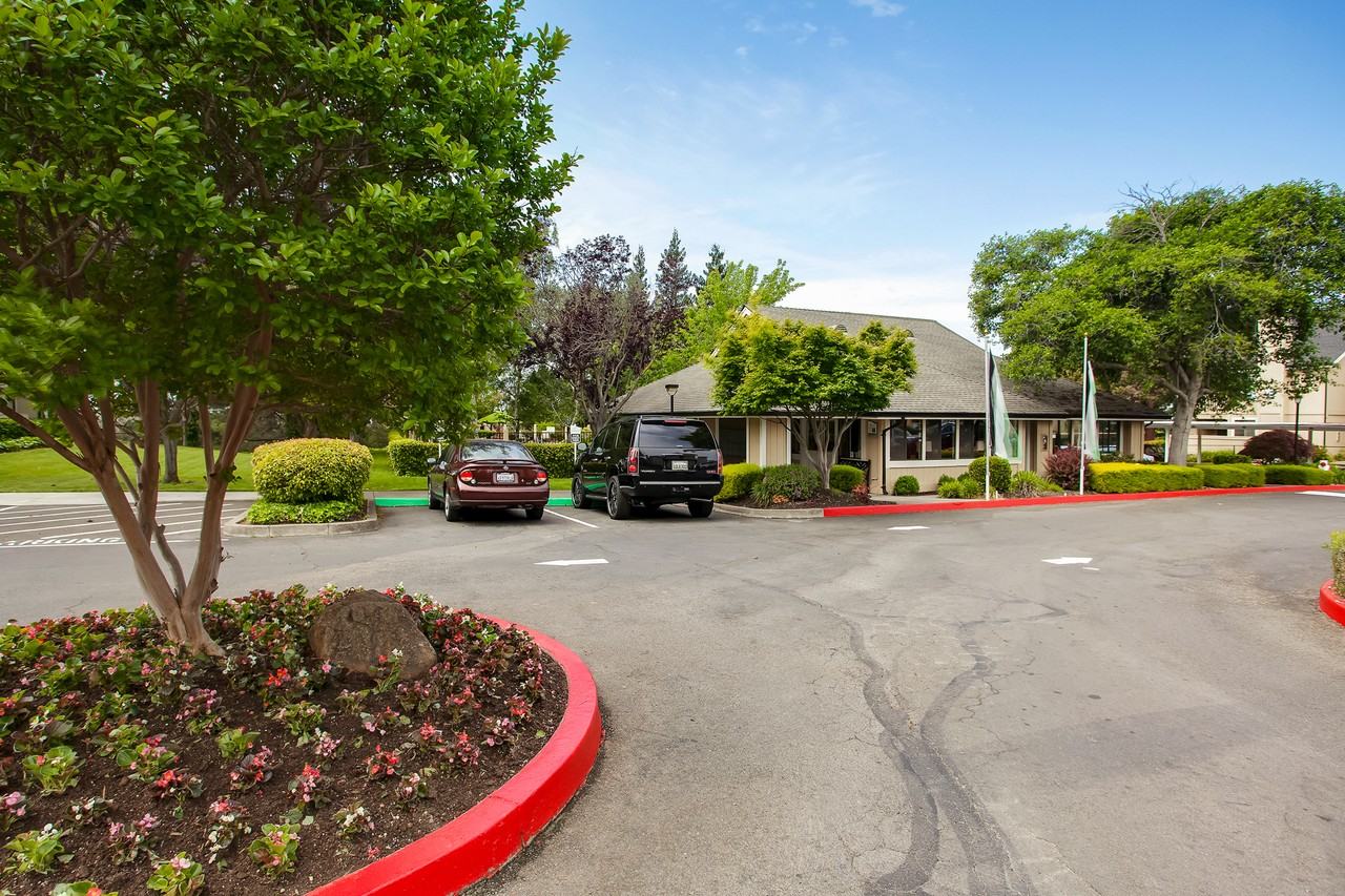 The Valencia - Photo 6 of 49