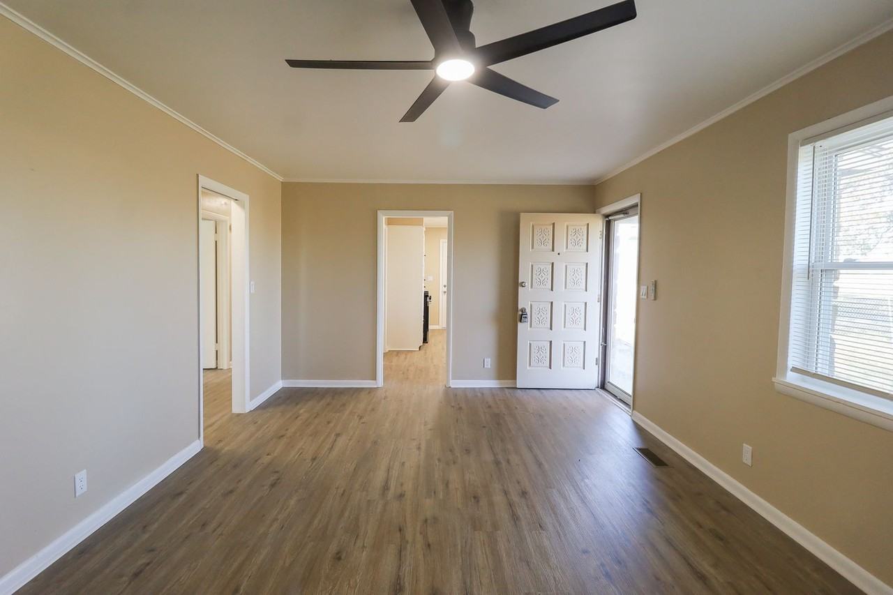 1705 Bixby Rd - Photo 3 of 28