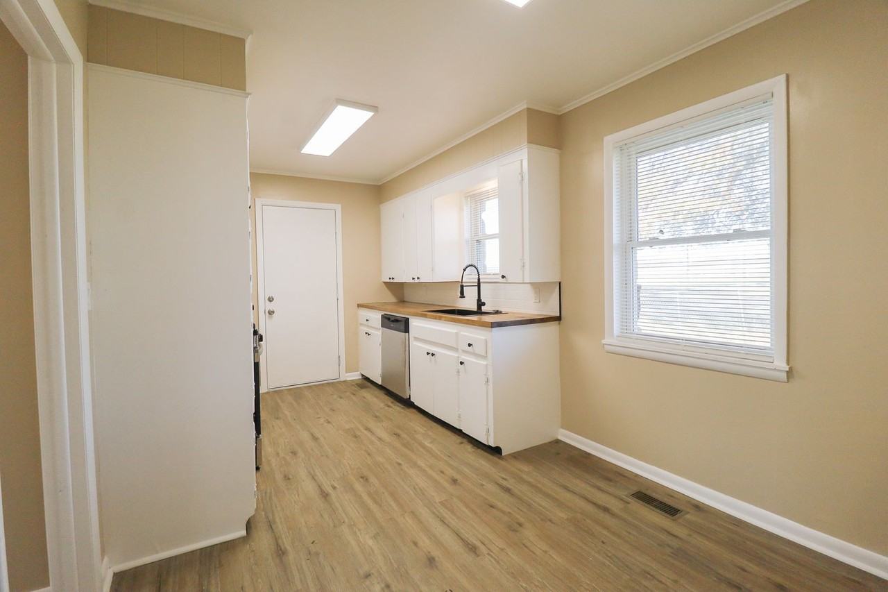 1705 Bixby Rd - Photo 5 of 28