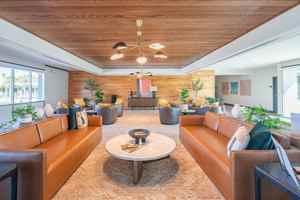 featured image of 2636 N 41st Ave