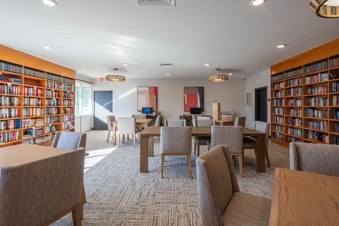 Phoenix Manor - Photo 3 of 44