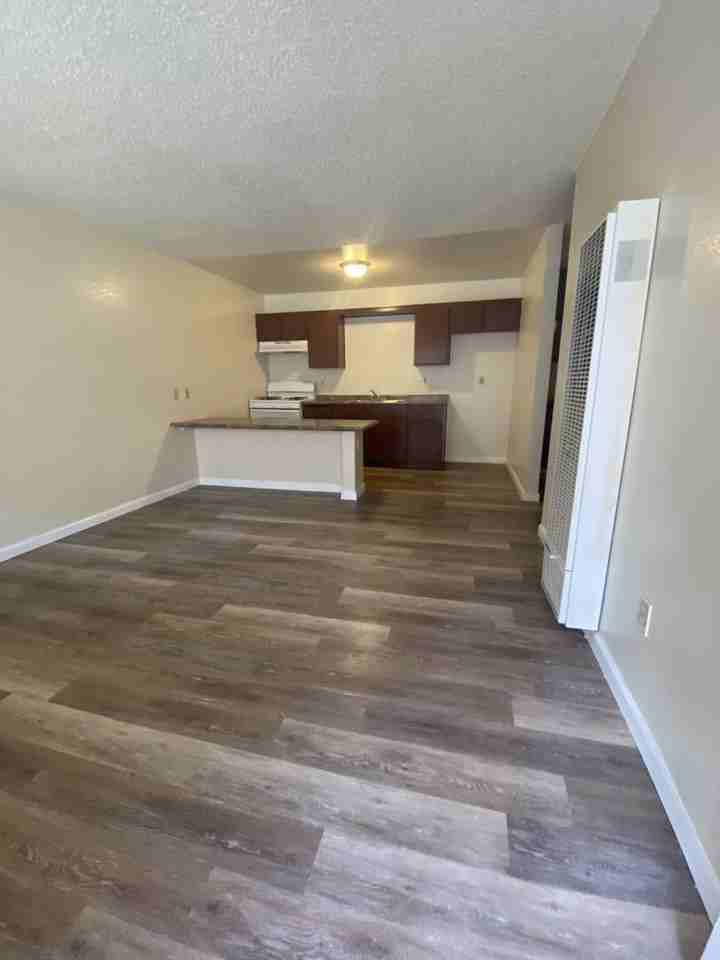 Move-In Special $595 On Approved Credit! 1 & 2 Bd, 1 Ba Adelanto Apartment Home! - Photo 2 of 8